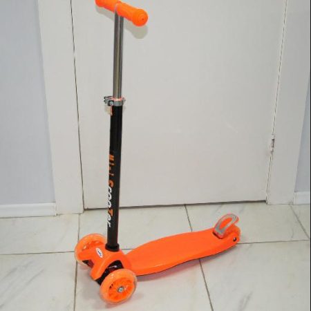 Самокат трехколесный SCOOTER Maxi регулируемая ручка,светящиеся колеса